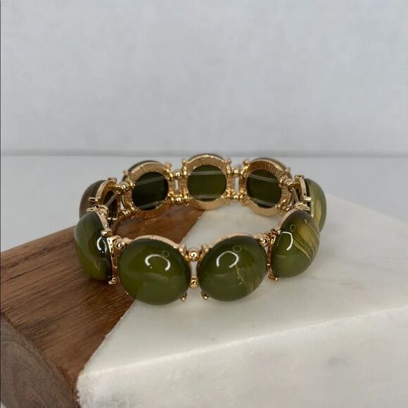 Estate Vintage-Inspired Green Stone and Gold Bracelet Lot C23 - Picture 2 of 6